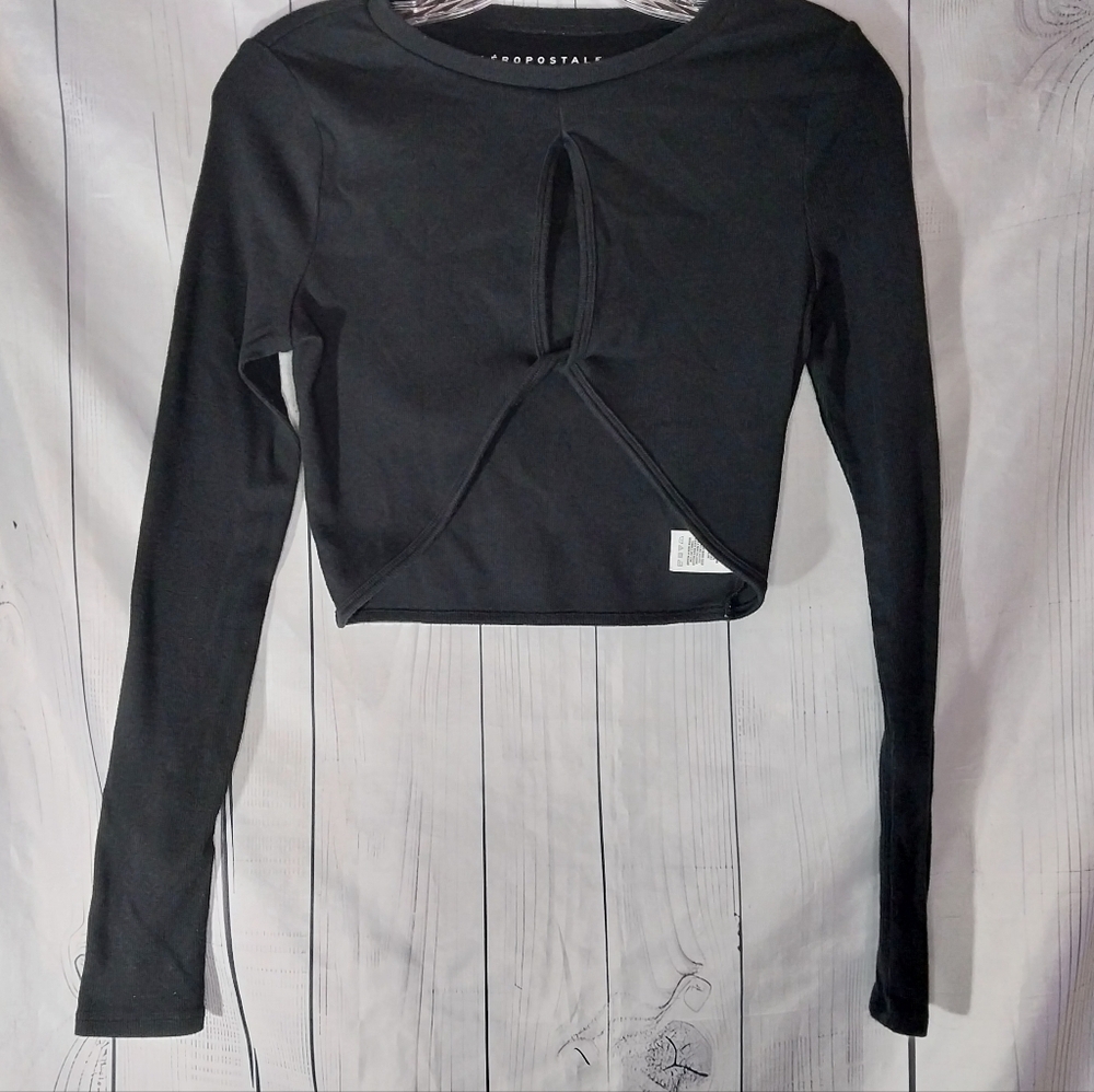Aeropostale Black Long Sleeve Crop Y2K Top With Twist Front Key Hole Cutout